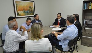 Secretarias e hospitais se comprometem a zerar fila de espera para cirurgias urológicas