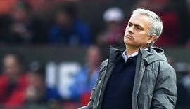 Giggs aponta que United de Mourinho tem necessidade de reforços