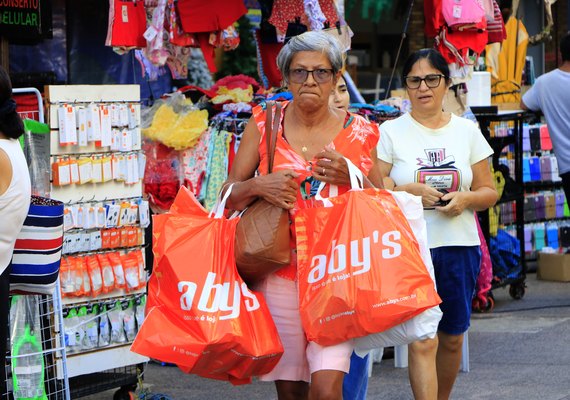 Comerciantes apostam em incremento de vendas para o Natal
