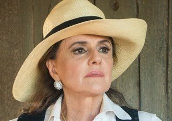 'O Outro Lado do Paraíso': Sophia embriaga Gael e incentiva agressão. 'Frouxo'