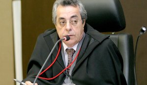 Lei que proibia adesivo em vidro de ônibus em Maceió é inconstitucional, decide TJ