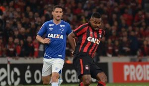 Atlético-PR perde em casa para o Cruzeiro e vê crise se agravar