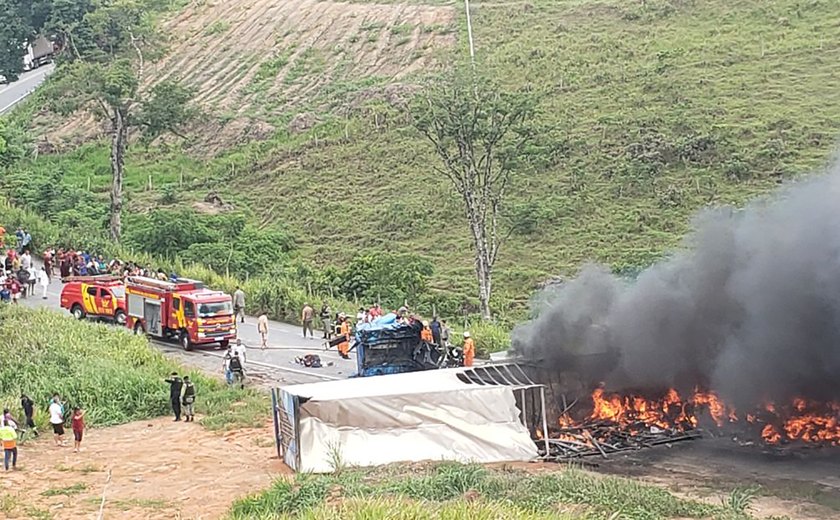 Departamento Estadual de Aviação é acionado para resgatar vítimas de acidente na BR-101, em Joaquim Gomes