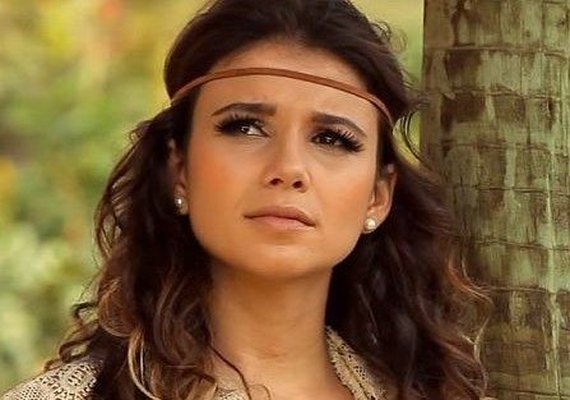 Paula Fernandes disputa marido com Marina Ruy e Marquezine em novela