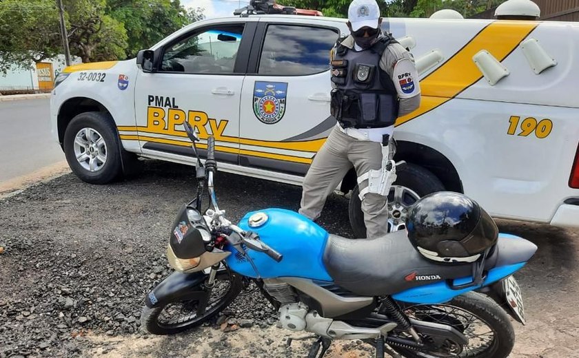 BPRv prende reeducando inabilitado dirigindo veículo com numeração de motor raspada