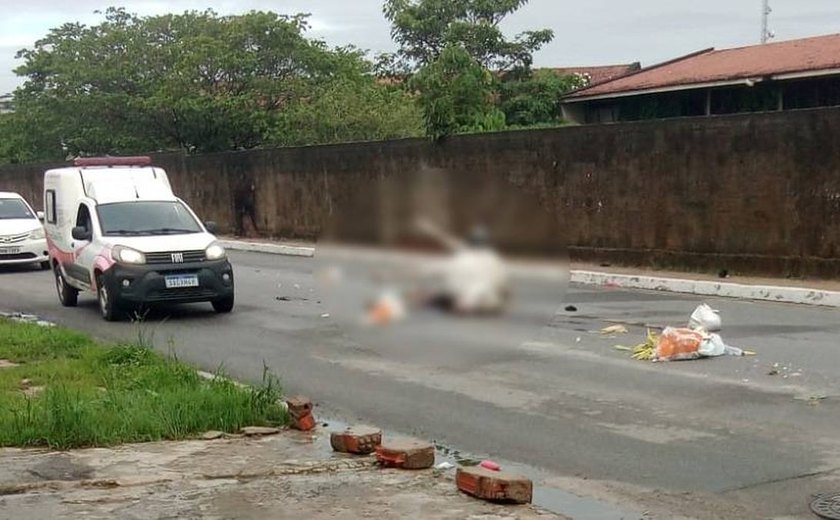 Cavalo morto permanece em avenida por mais de 24 horas e causa transtornos em Maceió