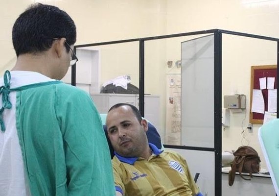 Movimento grevista da Ufal faz campanha de doação de sangue contra a PEC 55