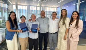 Fiea homenageia sócios da Popular Alimentos pelos 50 anos de atuação da indústria em Alagoas