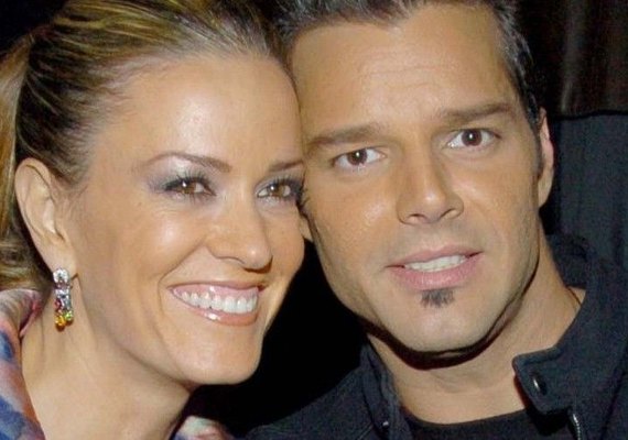 Rebecca de Alba, ex-noiva de Ricky Martin revela que ficou grávida do cantor