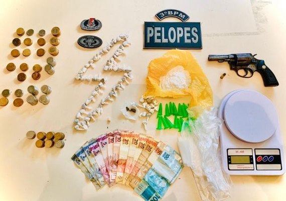 PM prende suspeitos de tráfico e apreende entorpecentes na Capital e Agreste