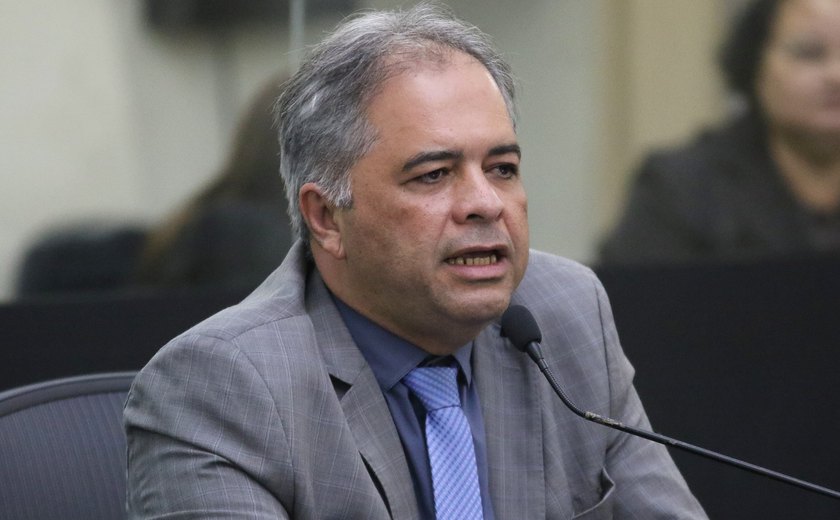 Deputado e candidato não vão se manifestar sobre crítica de Teca Nelma