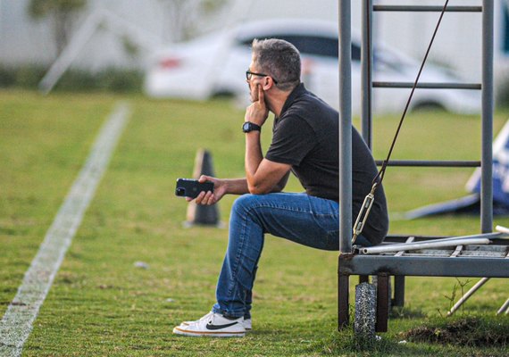 Rodrigo Pastana chega a Maceió e se apresenta ao CSA