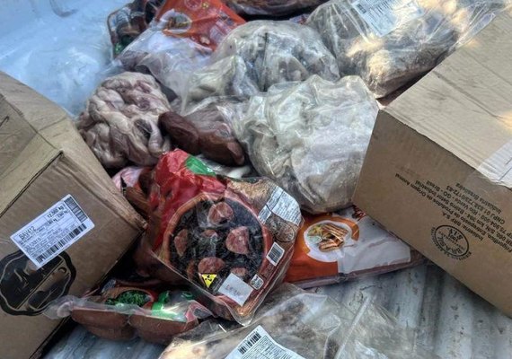Mais de 200 kg de alimentos estragados são apreendidos no Jacintinho