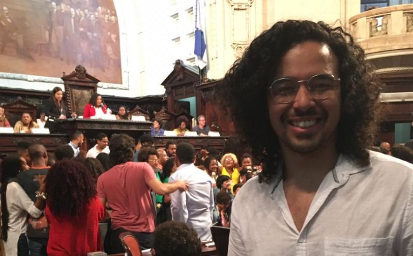 Jornalista alagoano recebe homenagem por atuação em defesa dos direitos humanos