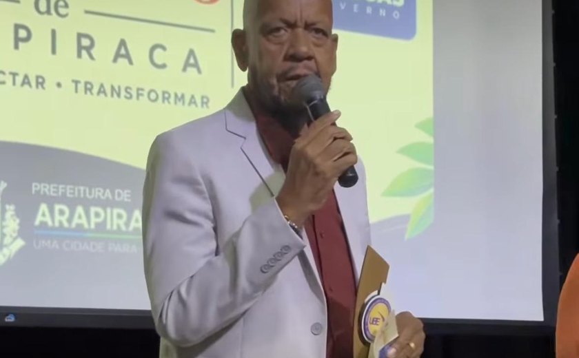 Poeta Pedão ingressa na União Brasileira de Escritores durante cerimônia em Arapiraca
