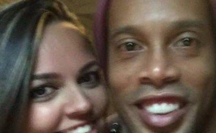 Ronaldinho Gaúcho fica noivo de Priscilla Coelho três meses após retomar namoro