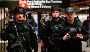 Suspeito de bomba em Times Square é acusado e Bangladesh interroga esposa