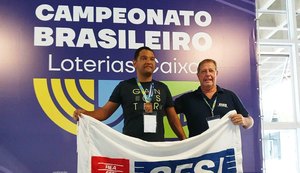 Atleta do Sesi medalhista nacional na natação paralímpica tem recepção calorosa em Maceió