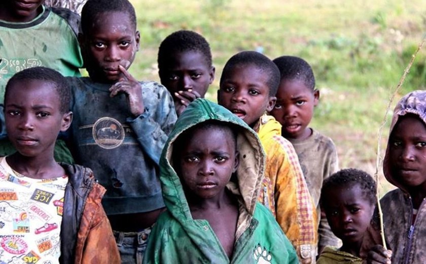 CESMAC abre exposição “Angola – Viajando com os olhos” com obras do fotojornalista alagoano Ailton Cruz