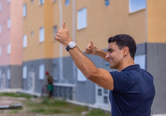 Popular e elogiado, JHC se torna centro das atenções