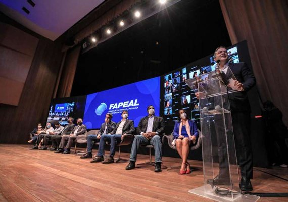 Com bolsas de R$ 1.500, AL lança o maior programa de mentoria na educação do Brasil