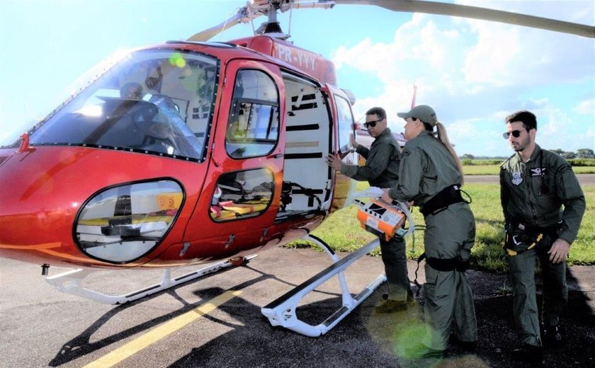 Serviço Aeromédico do Samu resgata condutor após carreta tombar na BR-101