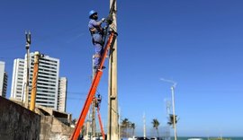 Prefeitura restabelece iluminação na orla de Jacarecica após furto de cabos