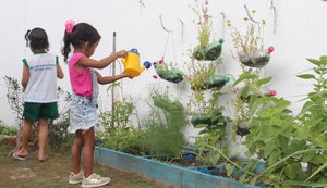 Crianças comemoram Dia do Nutricionista