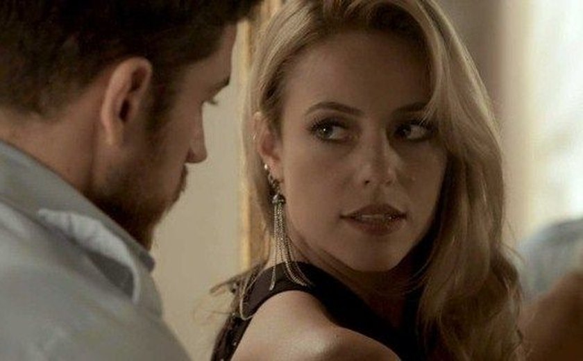 'A Força do Querer': Jeiza provoca Zeca com foto do casamento de Ritinha