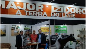 Major Izidoro marca presença na Feira dos Municípios esbanjando potencial do leite