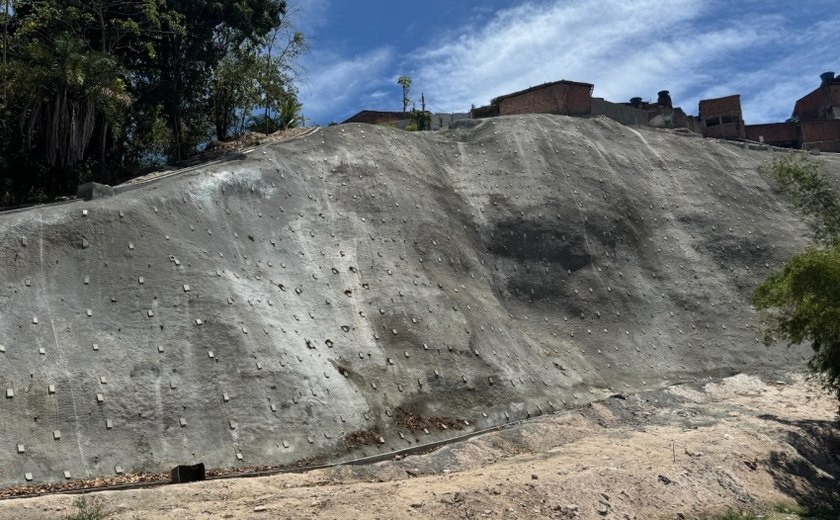 Programa de obras em encostas traz segurança para diversas comunidades de Maceió