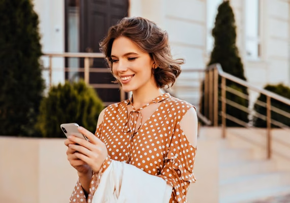 48% das brasileiras da Geração Z buscam hipergamia e micro romance nos sites de relacionamento