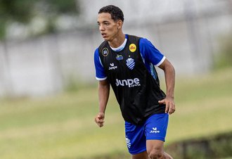 Lateral Gustavo projeta reta final da Série D pelo CSA