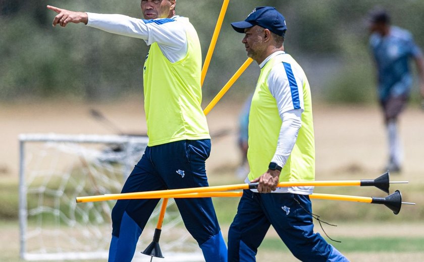 CSA recebe mais dois atletas para formação do time