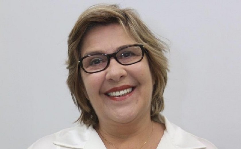 Célia está fora