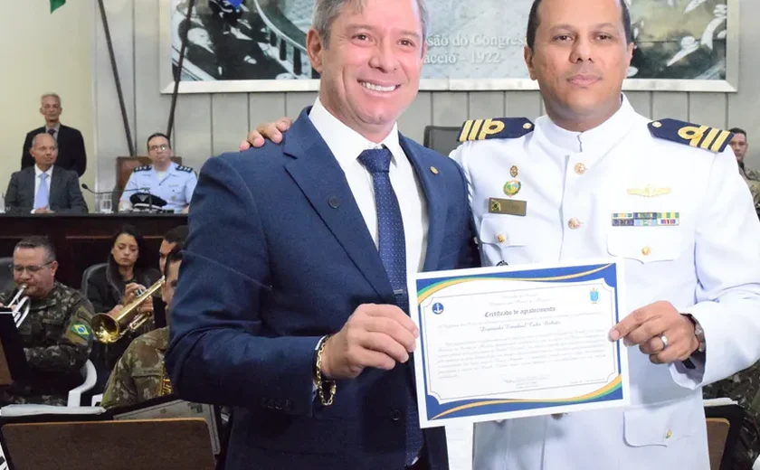 ALE destaca papel da Marinha na defesa nacional durante sessão solene em Alagoas
