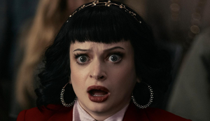 Atriz de Como Treinar o seu Dragão tem duas pernas amputadas após jogar futebol