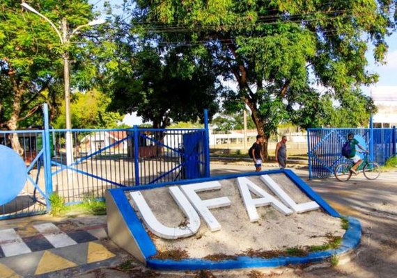 Ufal suspende aulas do curso de Direito após caso de meningite