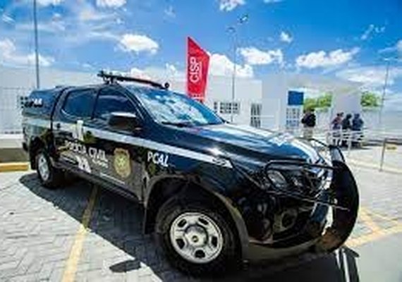 Filho agride mãe com sandália e é preso em Cacimbinhas