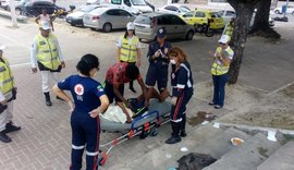 Populares acionam Ronda no Bairro para socorrer homem após desmaio na orla de Maceió