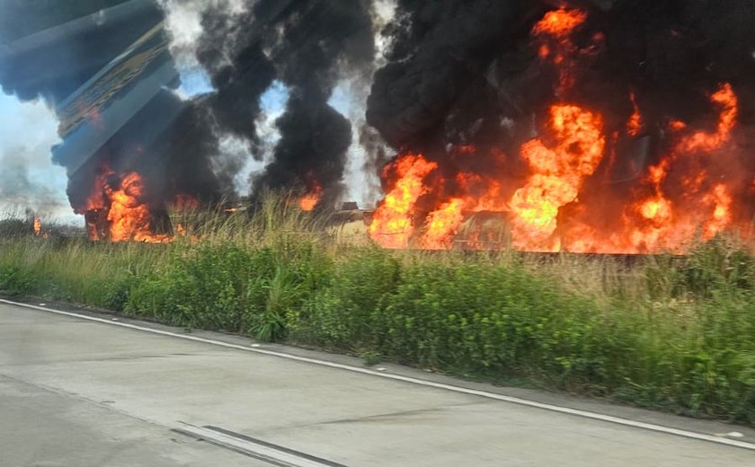 Caminhão-tanque explode e interdita BR-101 entre São Miguel e Luziápolis