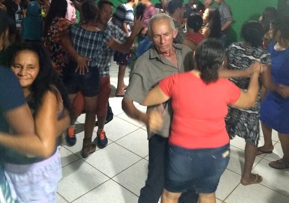 Associação faz entrega de alimentos e realiza festa junina em Arapiraca
