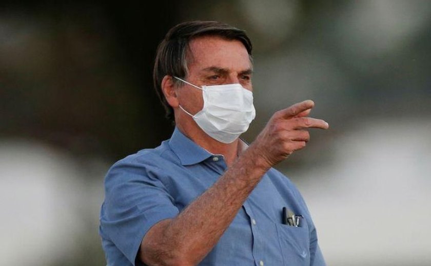 Bolsonaro diz ter 'mofo no pulmão' após Covid-19 e que está tomando antibiótico