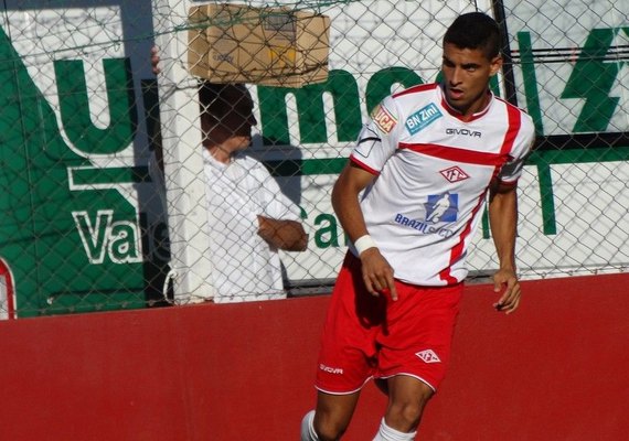 Paysandu atravessa CSA e pode fechar com atacante Daniel Amorim