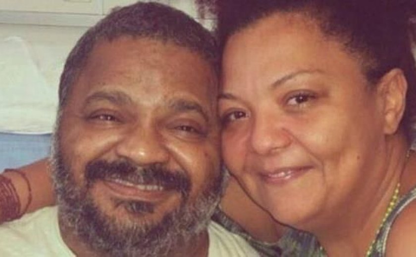 Mulher de Arlindo Cruz dorme em hospital para ficar ao lado do marido