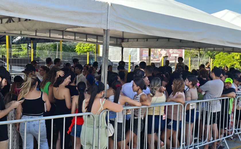 Sílvio Camelo sugere novas datas de vacinação contra meningite em Maceió após alta procura e calor intenso