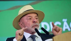 Atitude irresponsável, diz Lula após revogação de visto de embaixadora