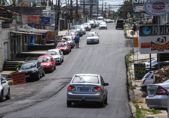 Recuperação da malha viária avança no Farol, Poço e Pajuçara