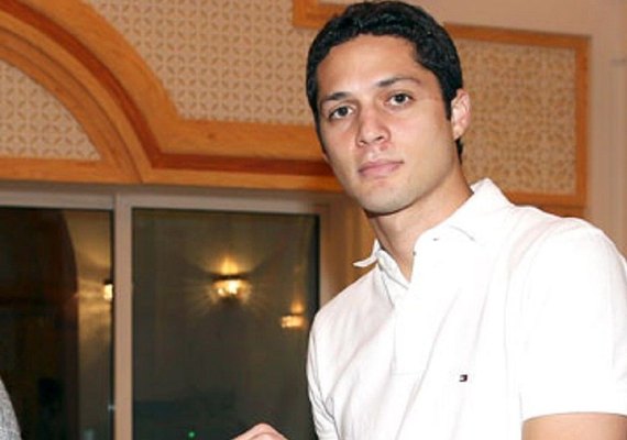 Árabes quitam dívida, mas rescisão de Anderson Martins segue indefinida