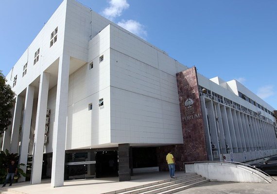 Almagis emite nota de repúdio sobre agressão sofrida por juíza em audiência
